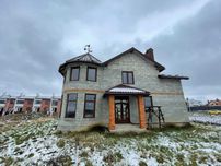 Продається двоповерховий будинок біля Львова
