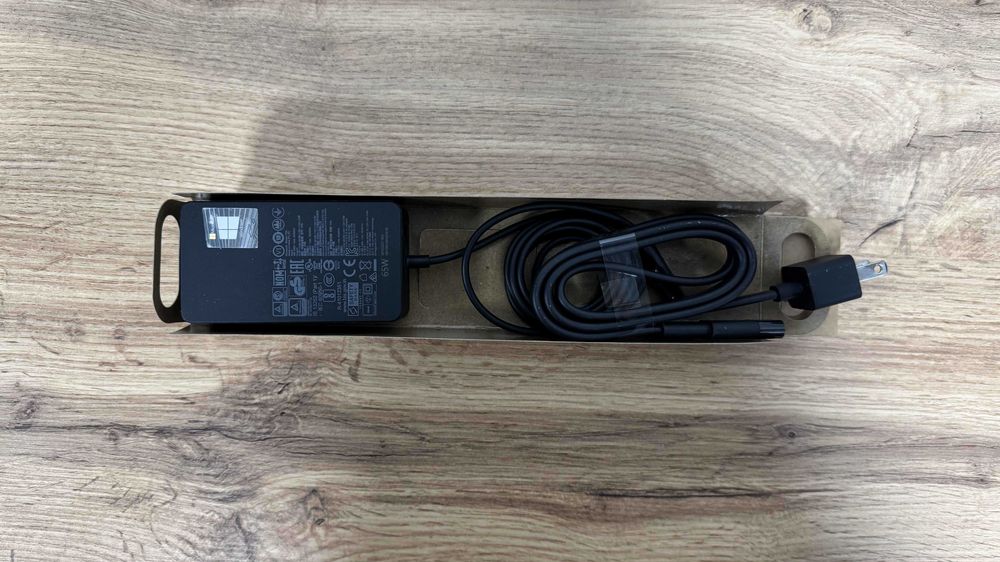 Блок живлення Microsoft Surface 65W (модель 1706)