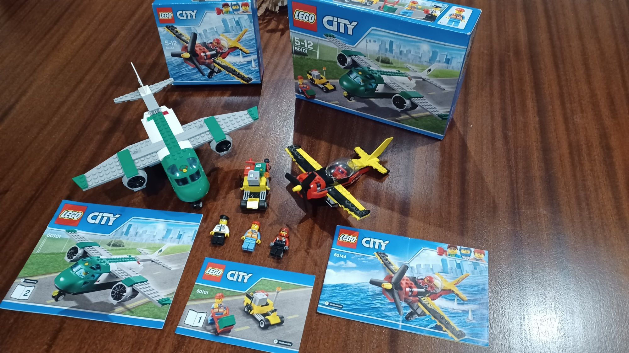 LEGO City - 60101 e 60144 Aviões