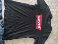 T-Shirt Preta com Logo da Levi's