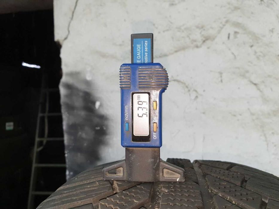 Dwie Opony zimowe 235/65R17 5,6mm Semperit Master-Grip 2 2018r