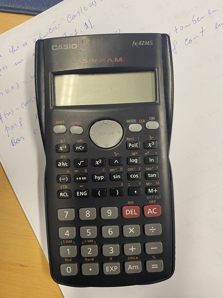 Calculadora científica fx-82MS