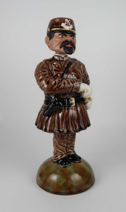 Policia Civil - Figura Movimento - Faiança Caldas Bordallo Pinheiro