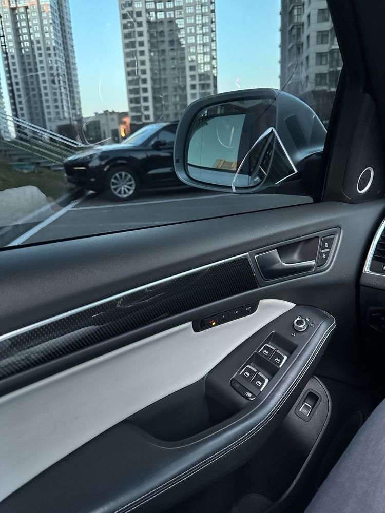 Автомобіль Audi SQ5 2014 2015 Q5 спорт оригінальний пробіг спортивне