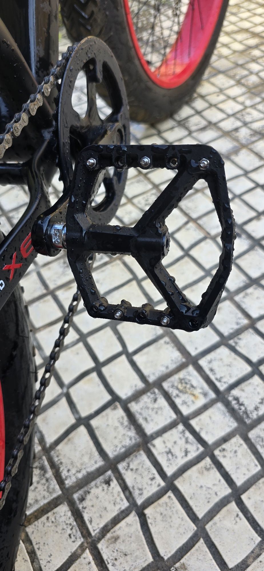 Bicicleta com pneu 4.0