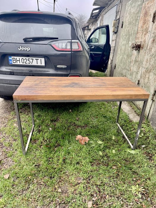 Продам стол натуральная сосна и металл