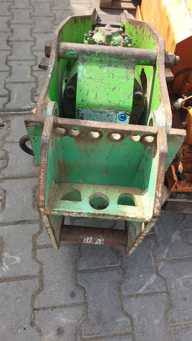 koparka młot wyburzeniowy do kucia MONTABERT BRP 100 waga 265 kg