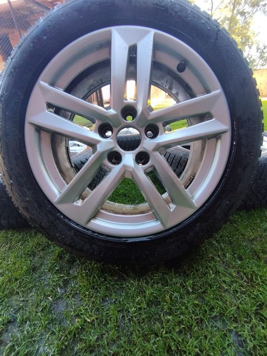 Sprzedam 2 komplety felg z oponami