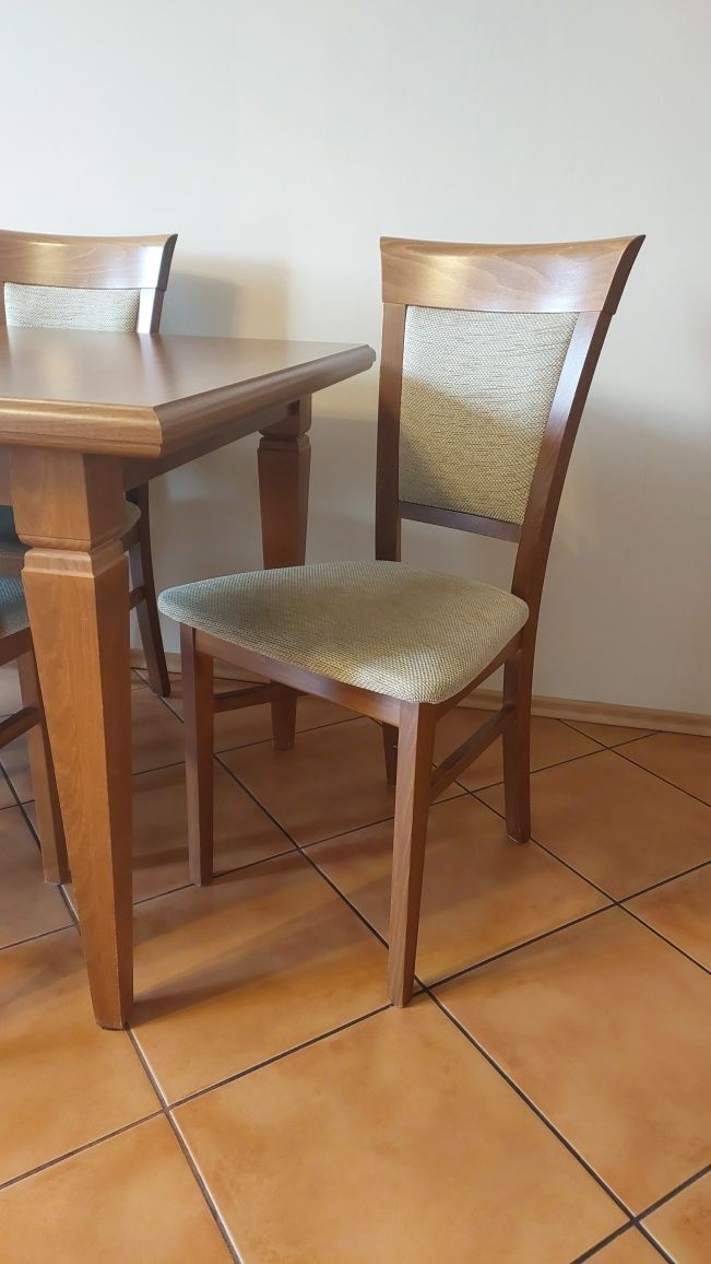 Stół rozciągany z krzesłami BRW Kent