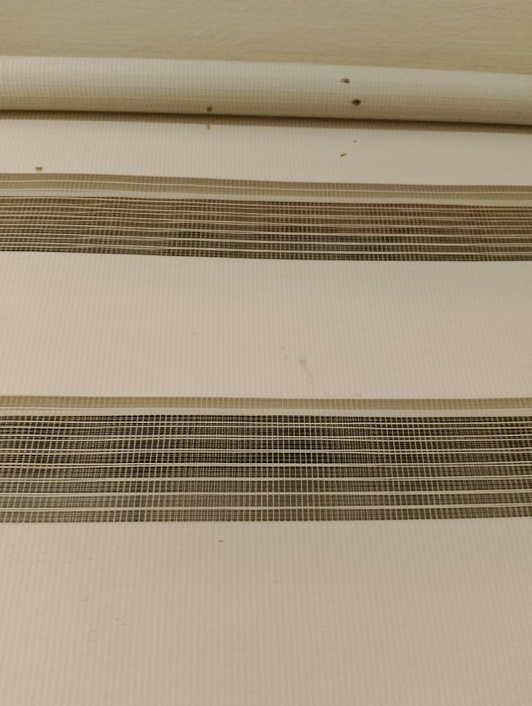 Żaluzje dzień i noc kolor jasny szary -2 sztuki .