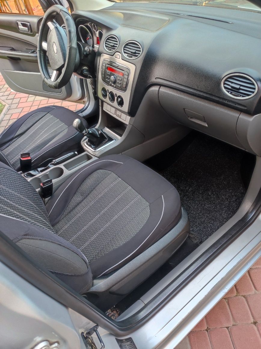 FORD FOCUS 1.6 2010