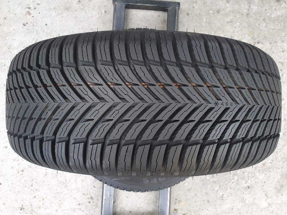2x Nokian Seasonproof  235/55r18  8mm