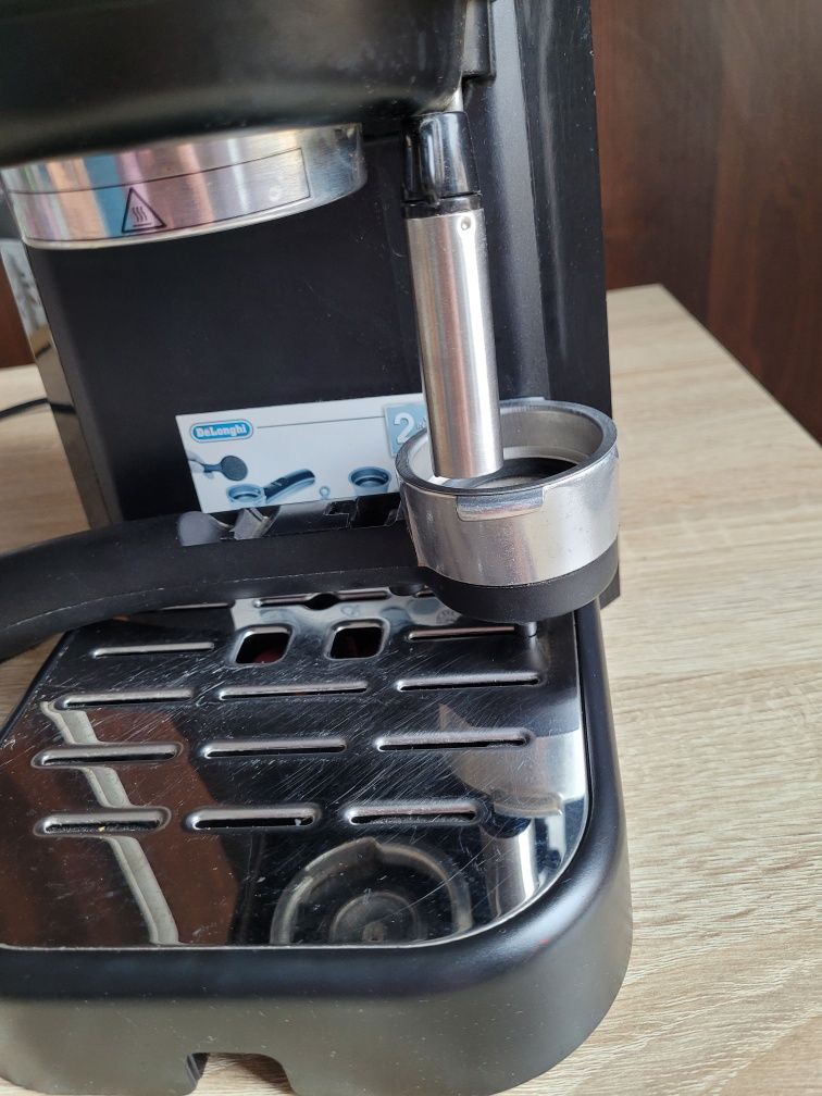 Sprzedam ekspres kolbowy Delonghi