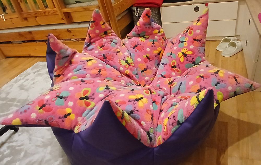 Puf kwiatek stan bardzo doby