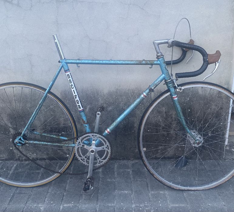 Bicicleta inconpleta de ciclismo