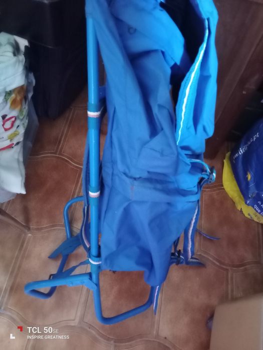 Mochila grande de campismo em bom estado.