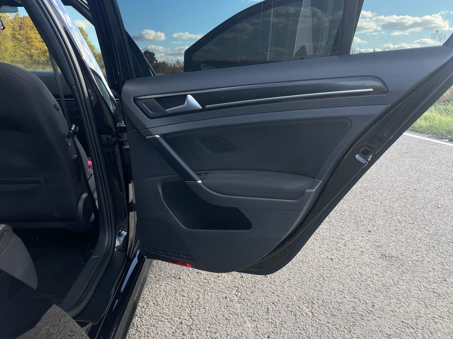 Volkswagen Golf 7 GTI