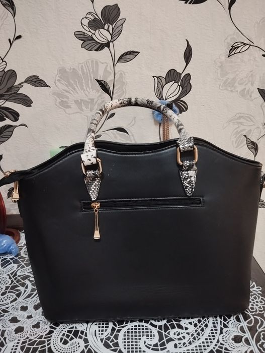 Женская сумка в отличном состоянии