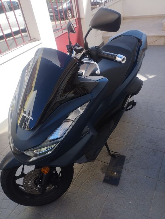 PCX 2024
Único dono com apenas 6900km
Moto muito conservada!
Valor ; €