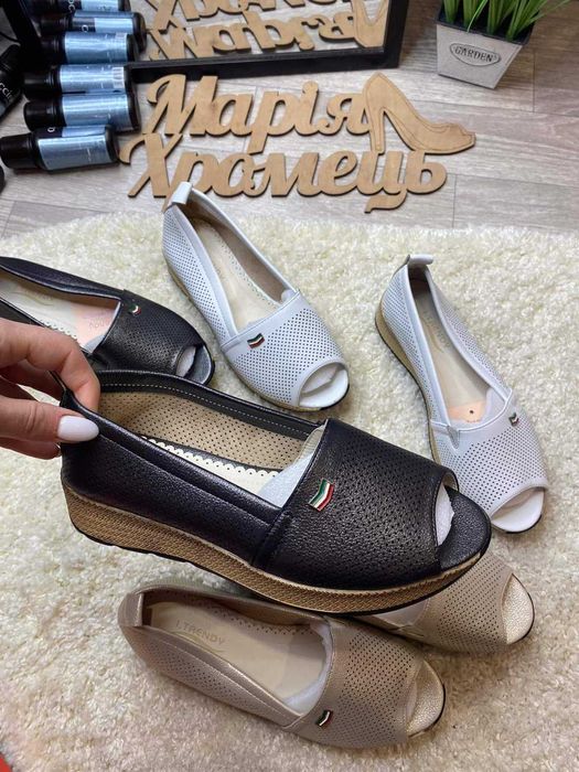 Босоніжки,літні туфлі