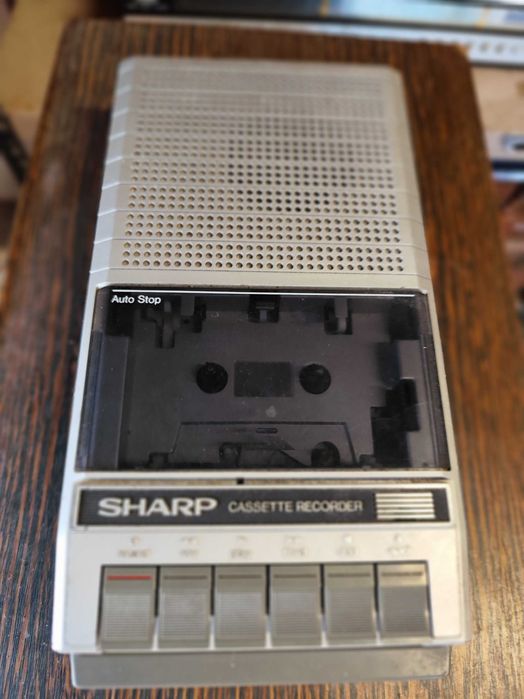 Gravador leitor de cassetes Sharp Clássico