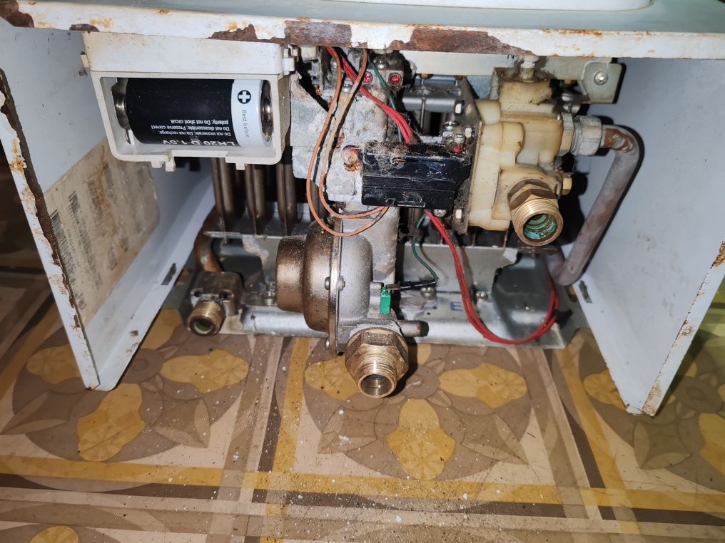 Przepływowy podgrzewacz wody Saunier duval Opalia 9003 19.2 KW