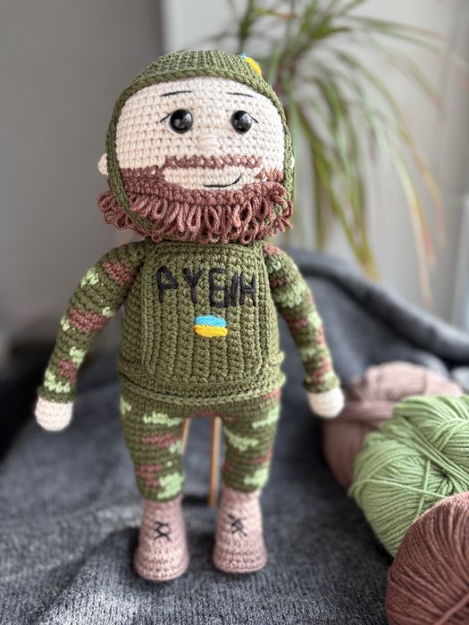 Іграшка - військовий ЗСУ, амігурумі військовий