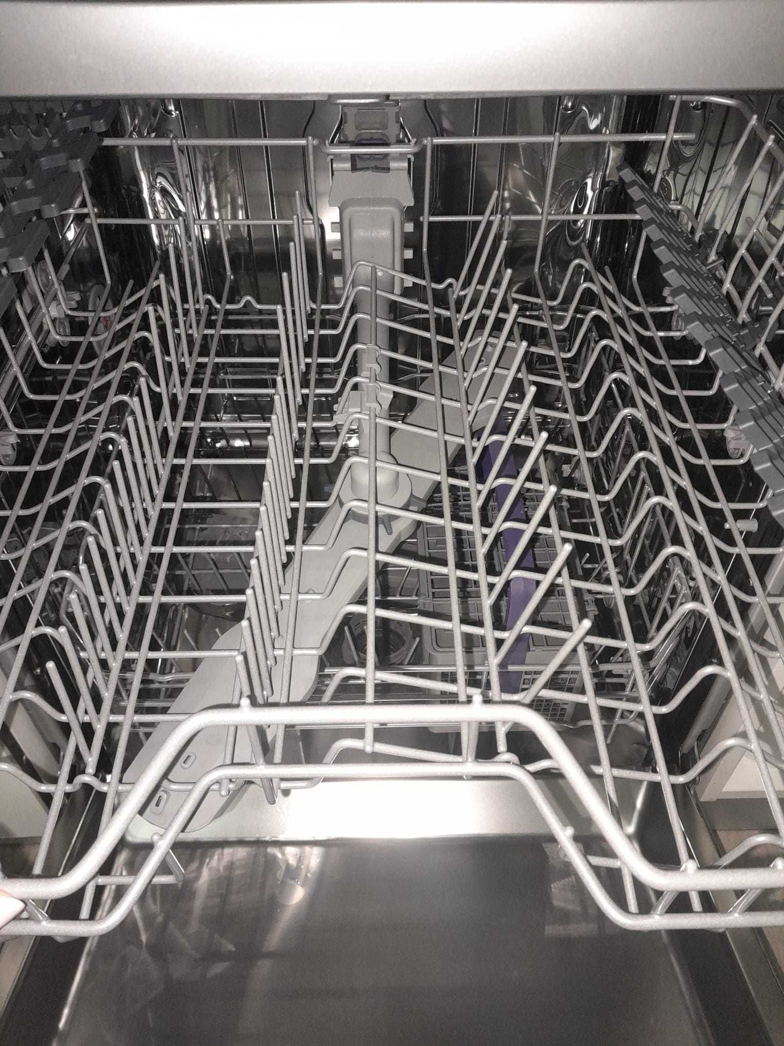 Máquina de lavar loiça quase nova