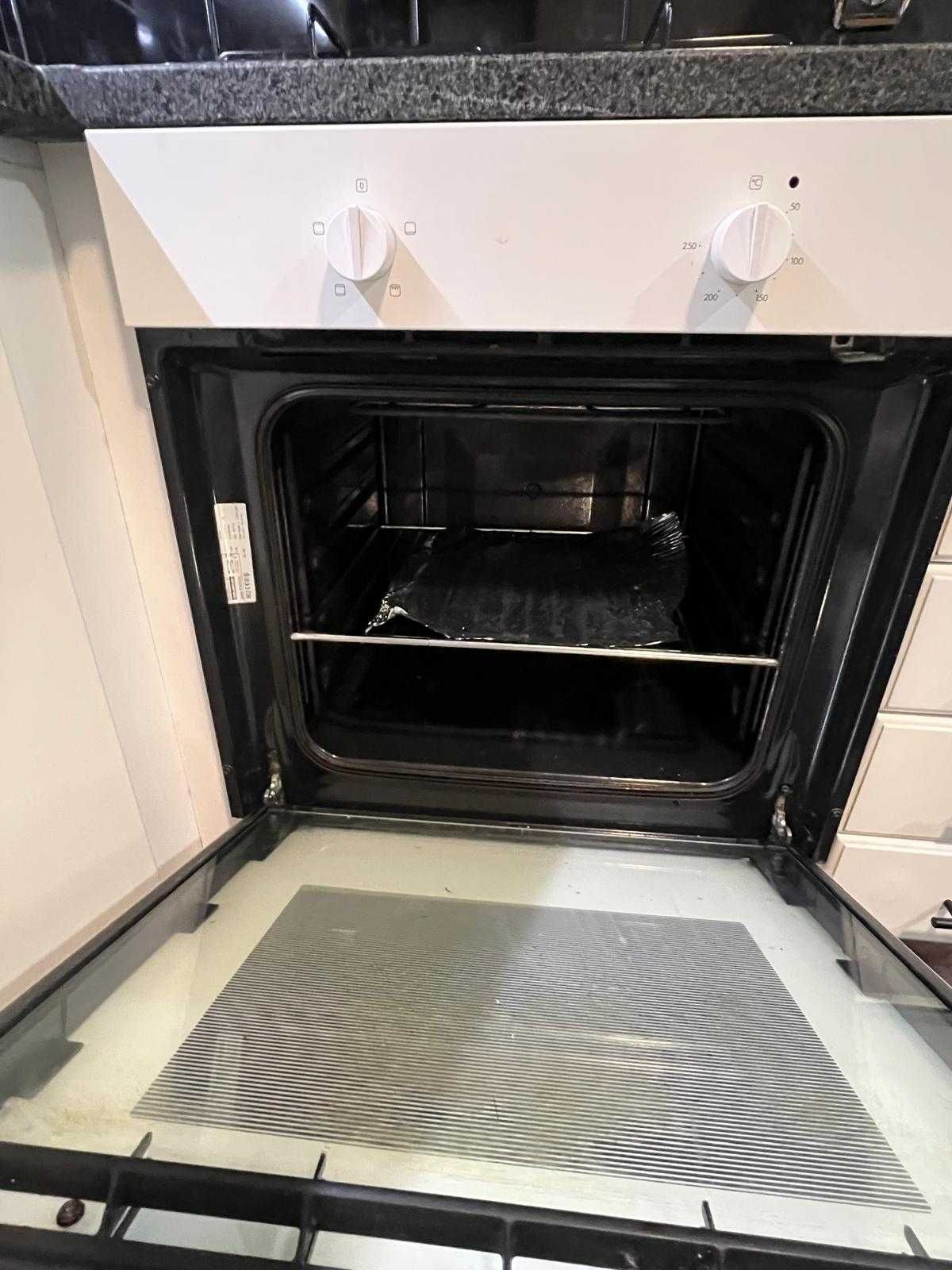 Forno com Aquecimento Superior e Inferior – Como Novo