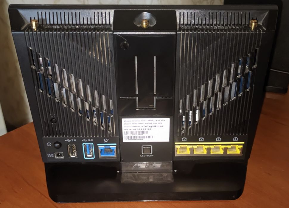 Wi-Fi Роутер Asus RT-AC68U/TM-AC1900