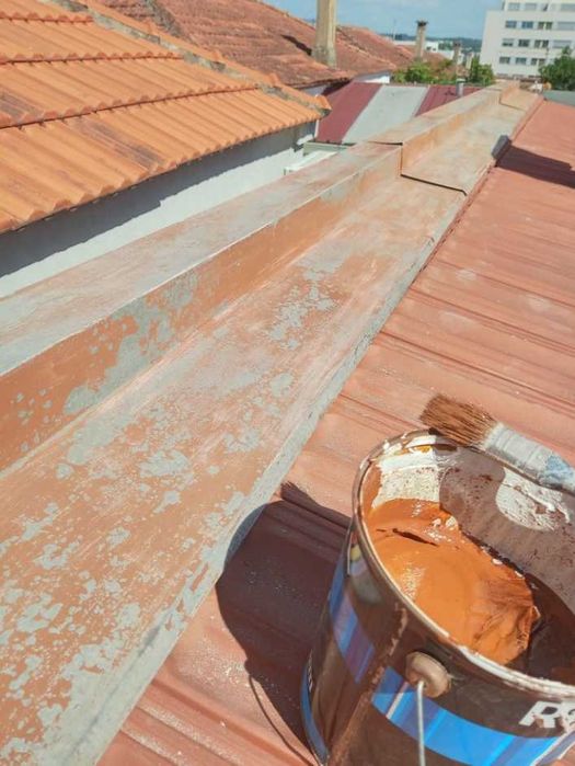 Telhados e remodelação de moradia