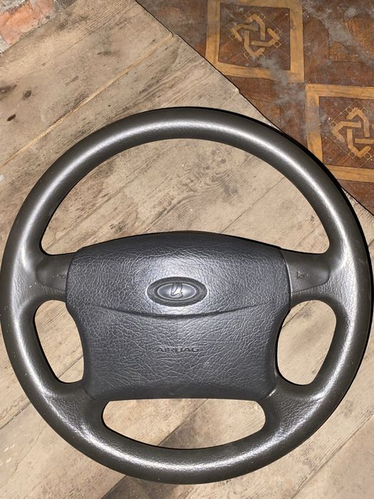 Продам руль на приору
