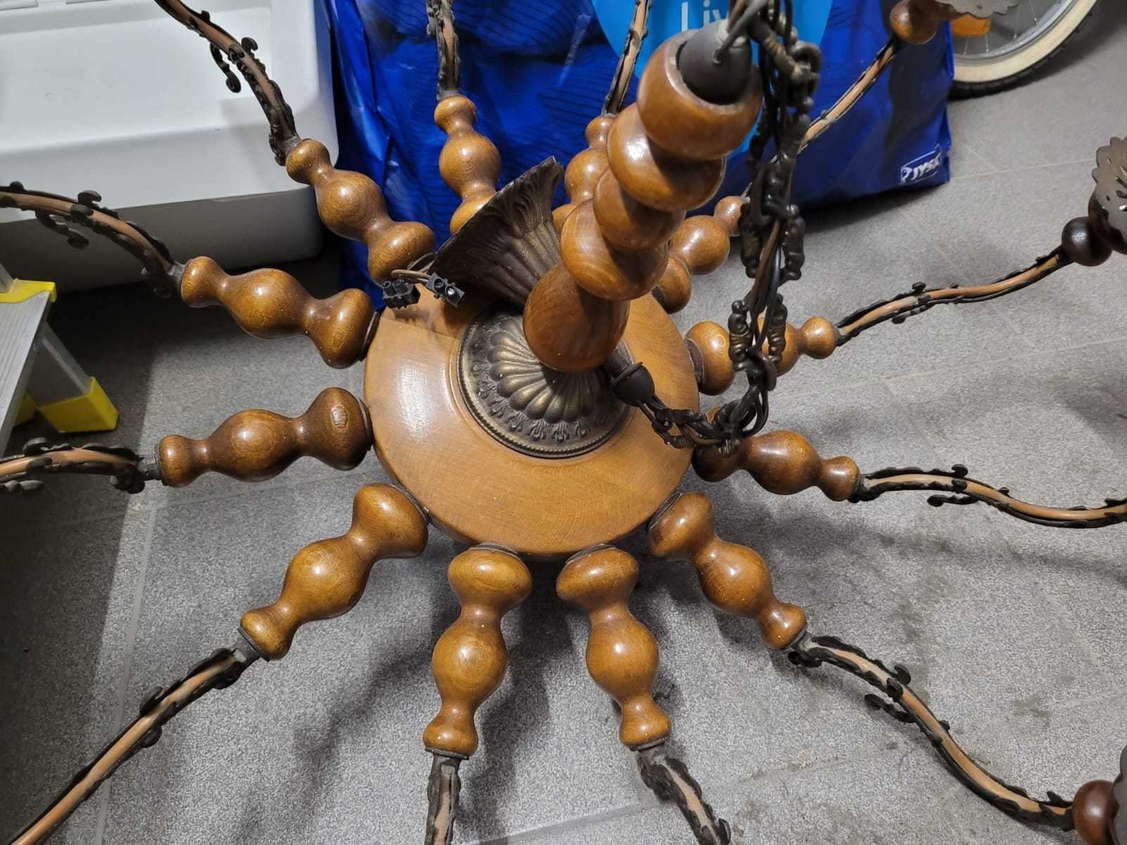 żyrandol 12 ramienny
