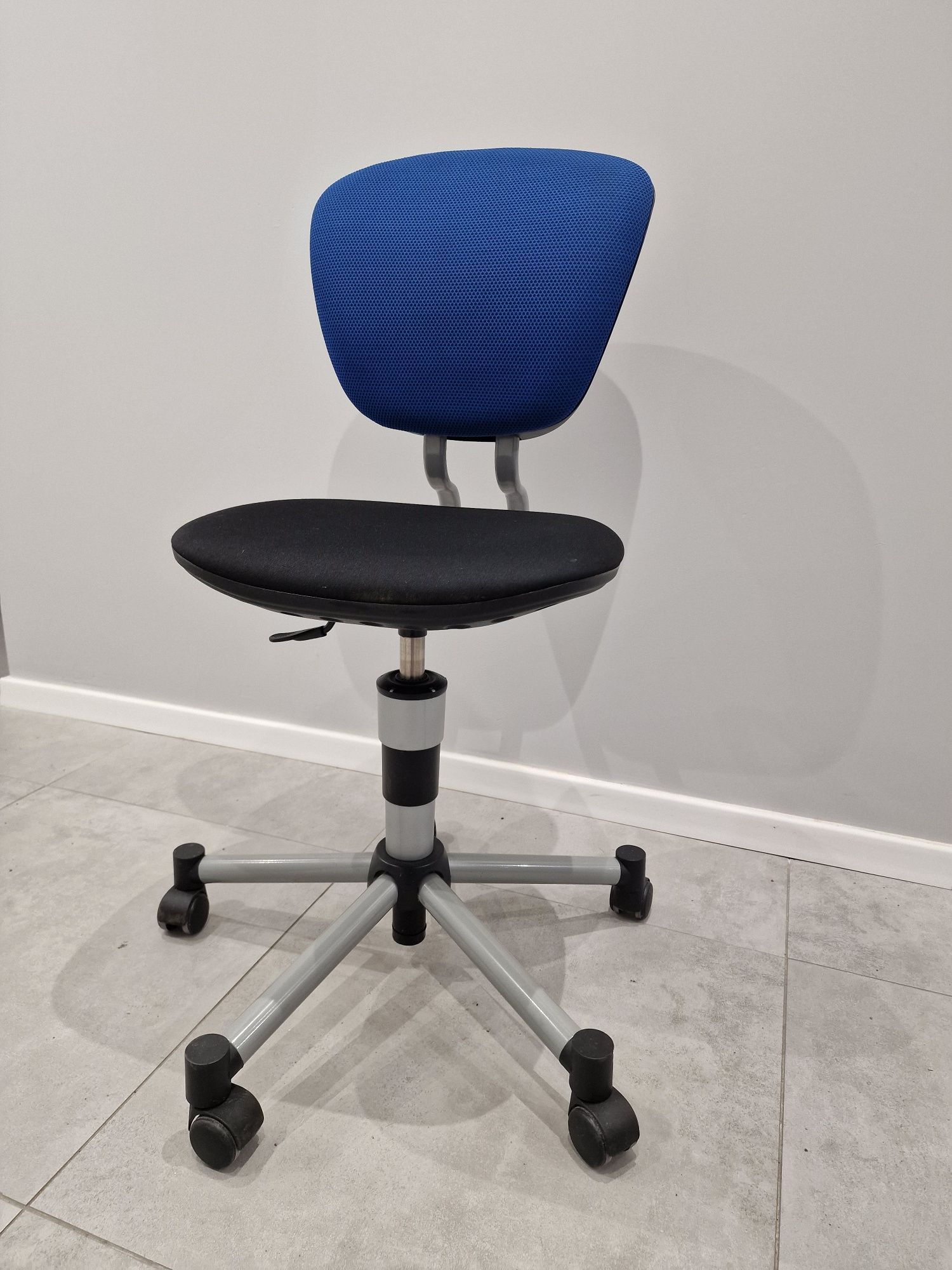 Krzesło biurkowe obrotowe solidne niemiecki producent