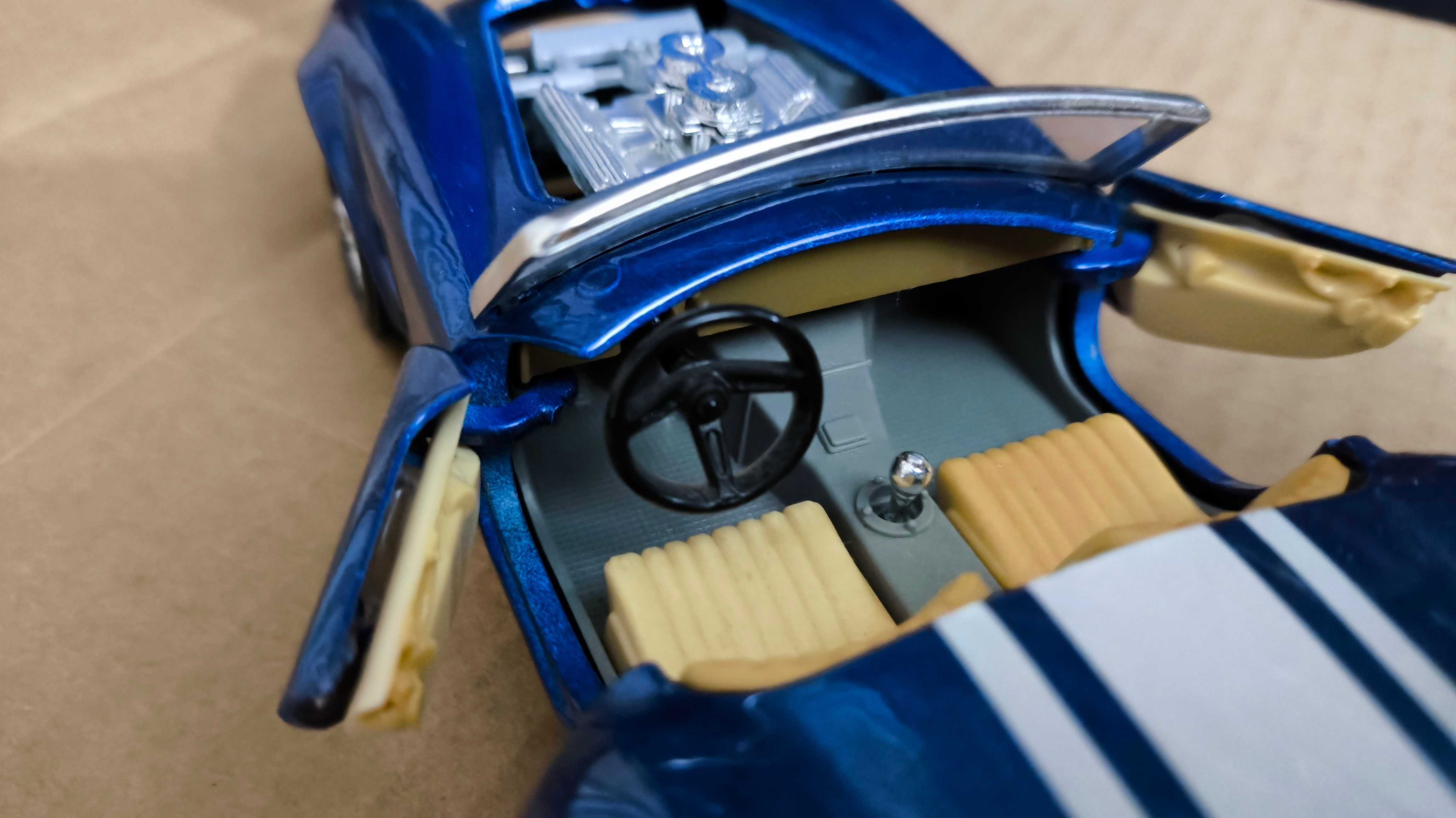 Машинка, модель, іграшка 1/24 Shelby Cobra Maisto