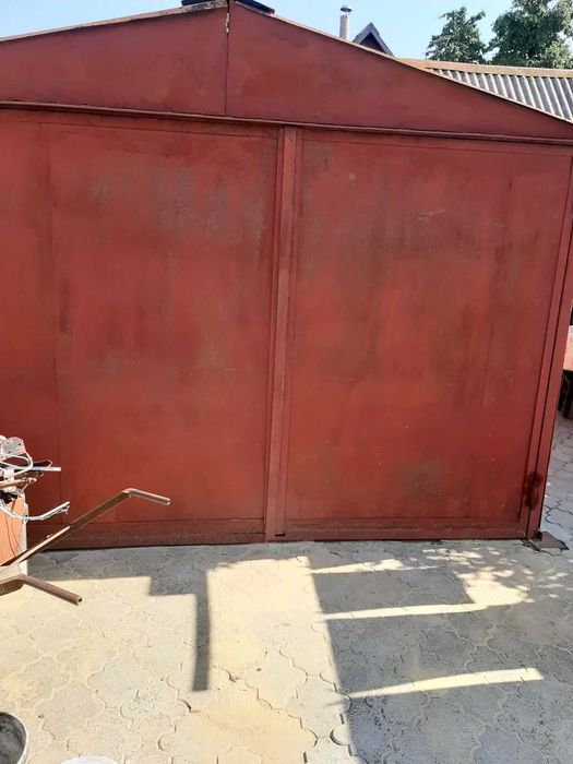 Б/в металевий гараж