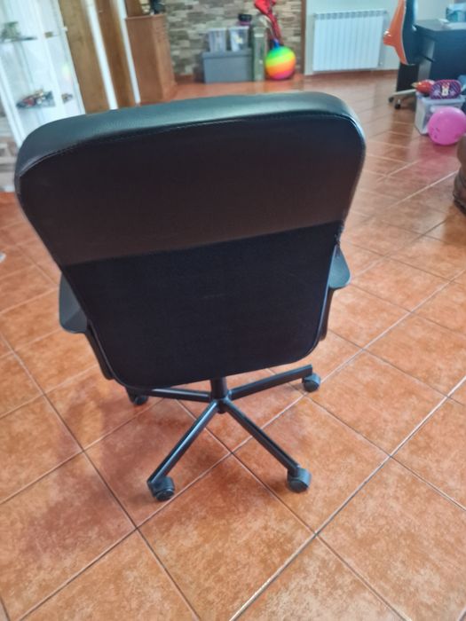 Cadeira de escritório nova