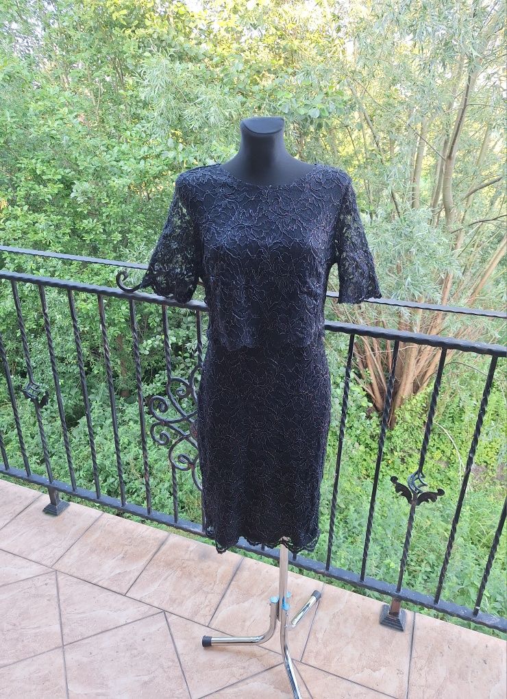 Piękna sukienka koktajlowa 98 % nylon marka George rozmiar L 40