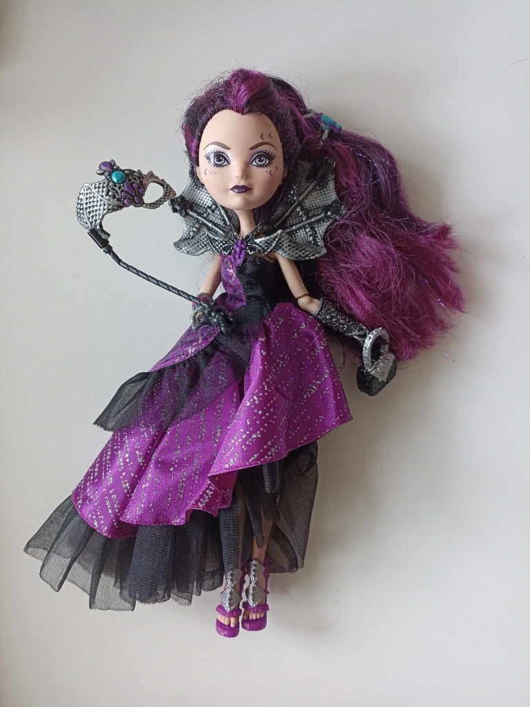 Lalka Ever After High Raven Queen dzień koronacji + gratisy