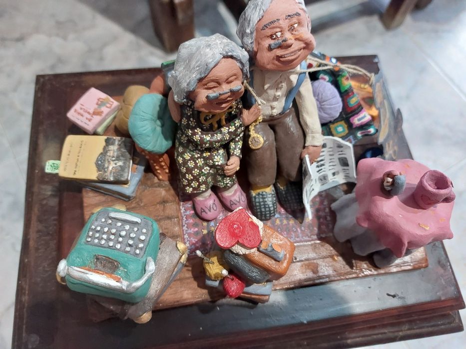 Peça de artesanato português de alta qualidade "Os Helenos"

"Os Helen