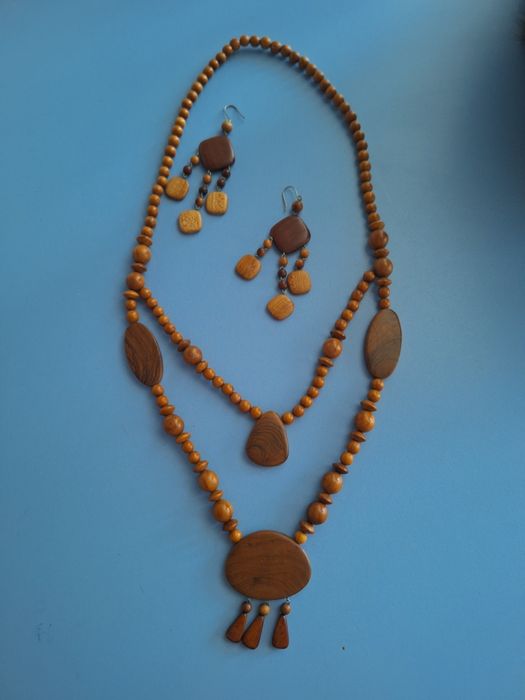 Прикраси. Натуральне каміння. Дерево. Гальваніка. Біжутерія.