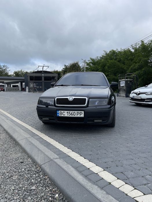Продам шкоду Октавію тур кого цікавить дзвоніть пишіть домовимося даль