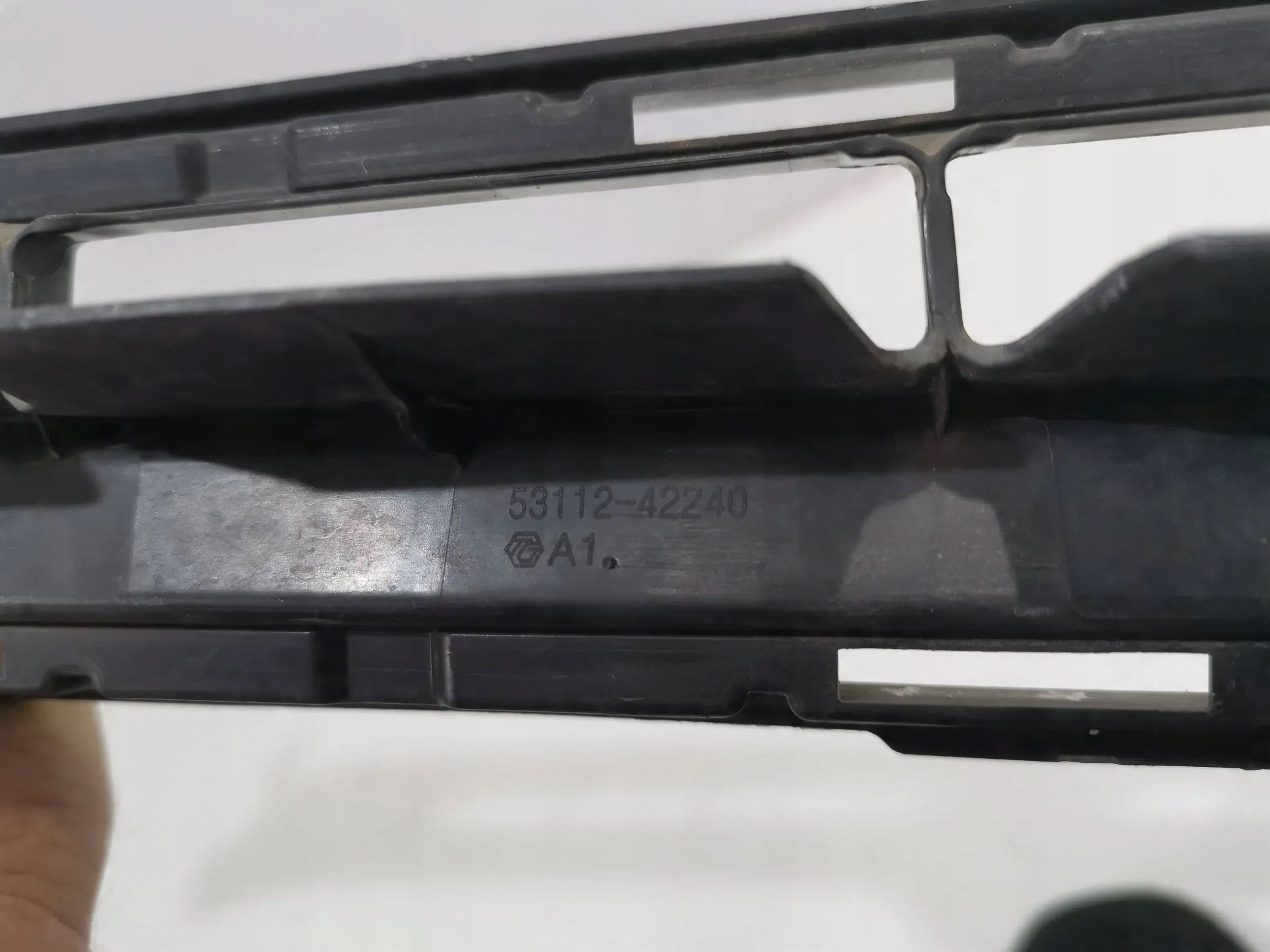 Toyota Rav 4 Kratka Zderzaka Przedniego przód cała Oryg !!