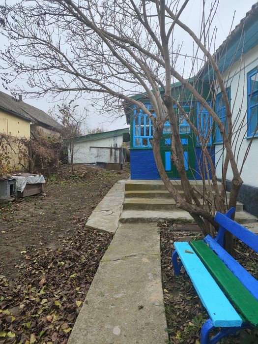 Хата, є вода в дворі, газ, город