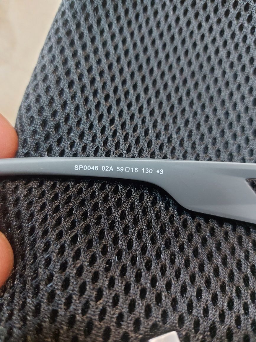 Чоловічі сонцезахисні окуляри ADIDAS SP0046 02A Matte Black Smoke 59 м