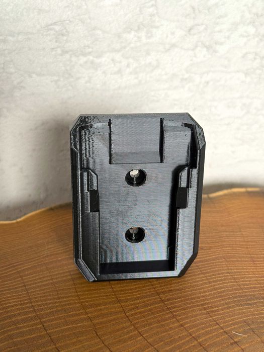 Uchwyt na Akumulator Dewalt 20V – Mocny, Niezawodny i Prosty!