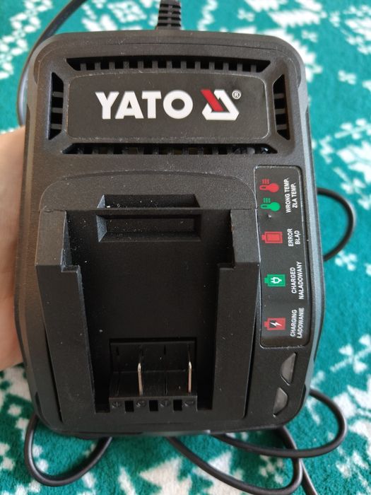 Oryginalna ładowarka Yato YT-82848 do baterii akumulatorów