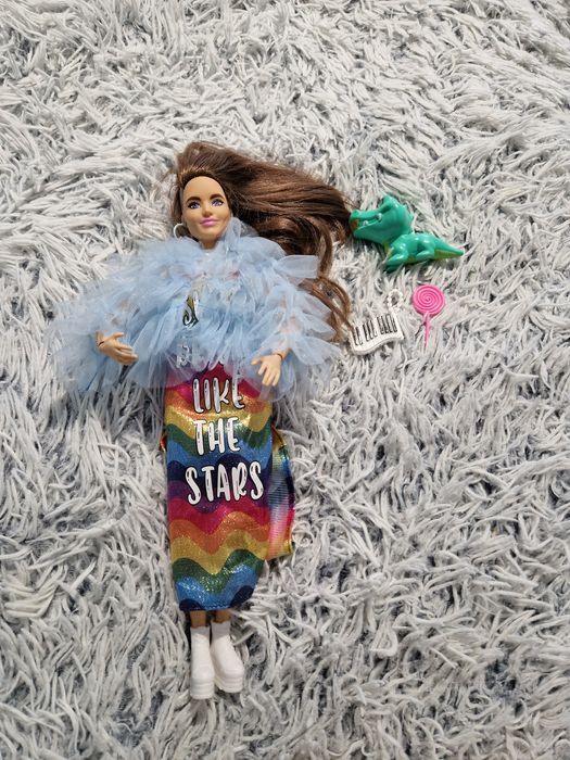 barbie extra the star z krokodylem