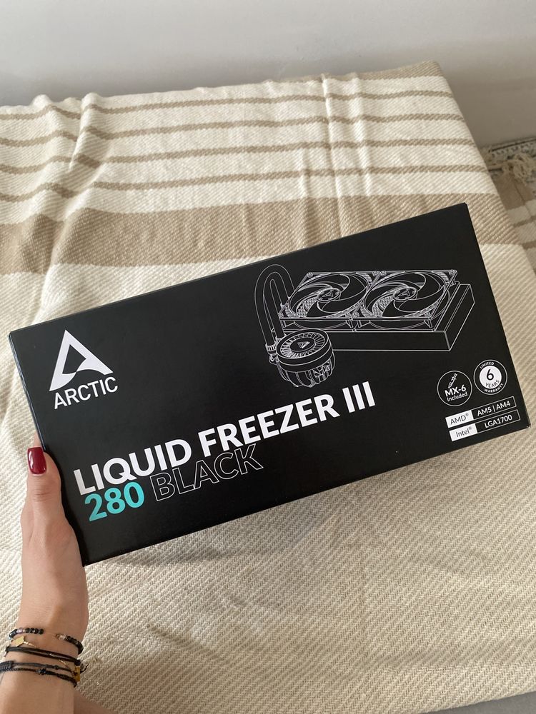 Chłodzenie wodne do procesora  -  ARCTIC liquid freezer III 280 black