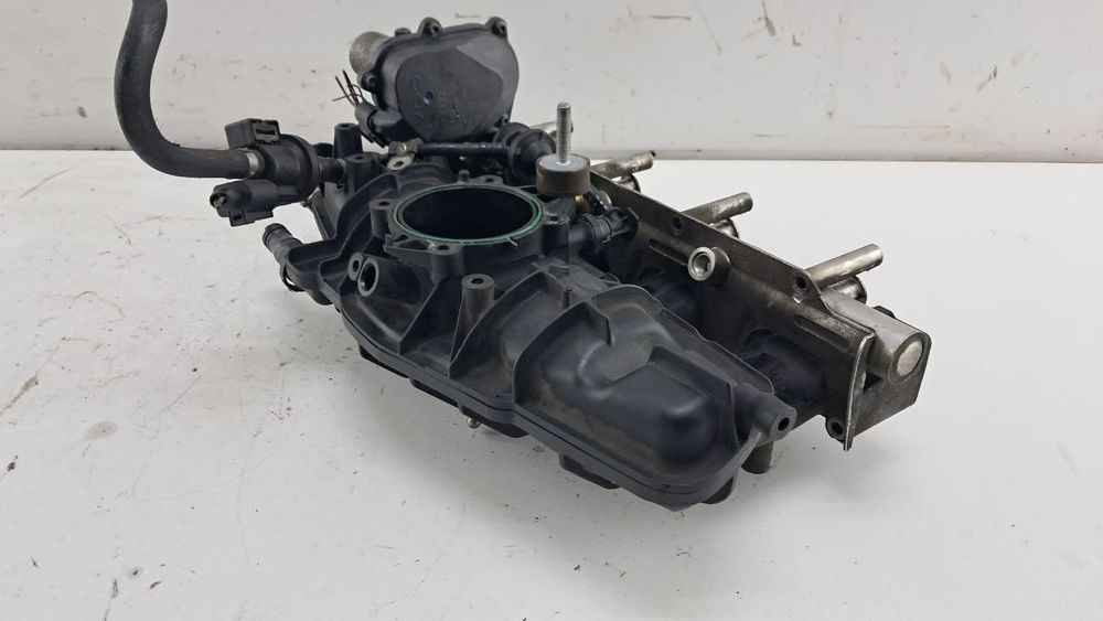 Коллектор Volkswagen Passat B6 2.0 FSI 2005-2010 06F133201P